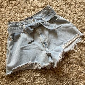 Abercrombie & Fitch Belted Denim Shorts